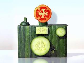 Eco-artista con Frutas y Verduras