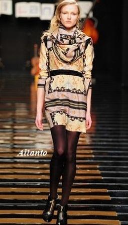 Dña. Letizia repite minivestido de Ailanto en la inauguración de la Casa del Lector