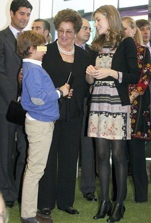 Dña. Letizia repite minivestido de Ailanto en la inauguración de la Casa del Lector