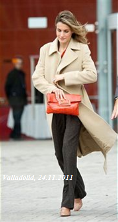 El look de Dña. Letizia en Burgos, traje de chaqueta y abrigo de estilo masculino