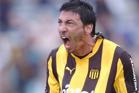 Campeonato Uruguayo 2012/13: Olivera y sus goles guían a Peñarol