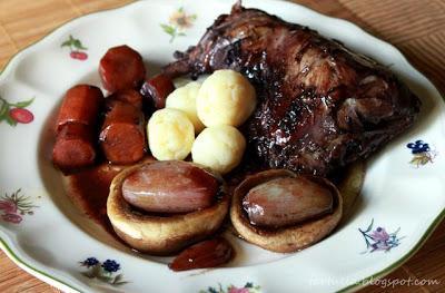 Coq au Vin con cebollas glaseadas Coq au Vin con cebollas glaseadas