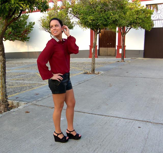 LEATHER + PEARL NECK