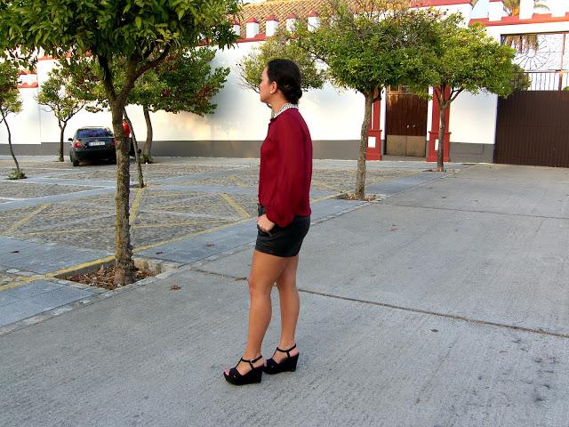 LEATHER + PEARL NECK