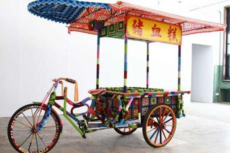 yarn bombing bicicleta forrada de colores 