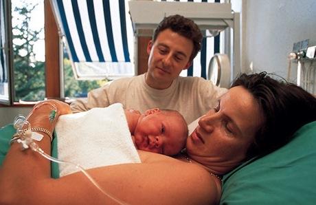 Bebé con tres padres podría ser posible, para prevenir enfermedades