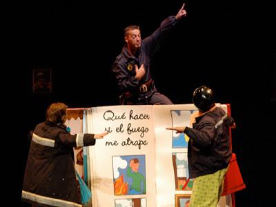 Espectáculo didáctico sobre el fuego. Dos pillos y un bombero.