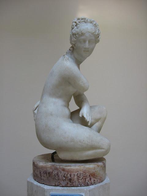 DE PROPORCIONES DIVINAS, HEROICAS Y HUMANAS.