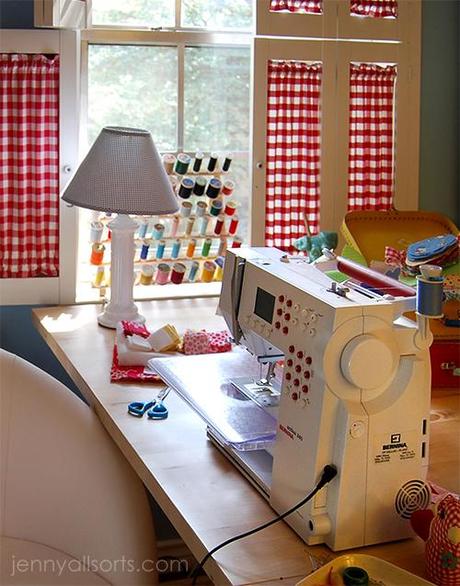 maquina de coser en taller craft