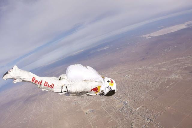 Red Bull Stratos hace trizas a la publicidad