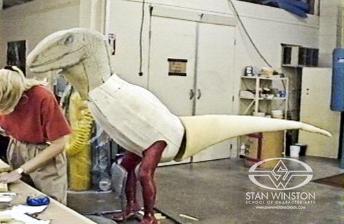 content_jurassic-park-raptor-suit-stan-winston-studio-archival-photo-dinosaur-practical-effects--43-3