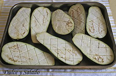 BERENJENAS RELLENAS DE CARNE PICADA