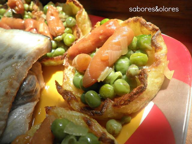 NIDOS DE PATATA CON VEGETALES Y PEZ ESPADA