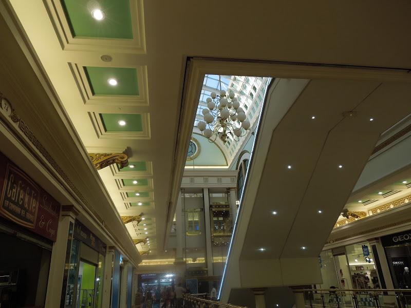 BARCELONA : Centro Comercial Gran Via 2 II