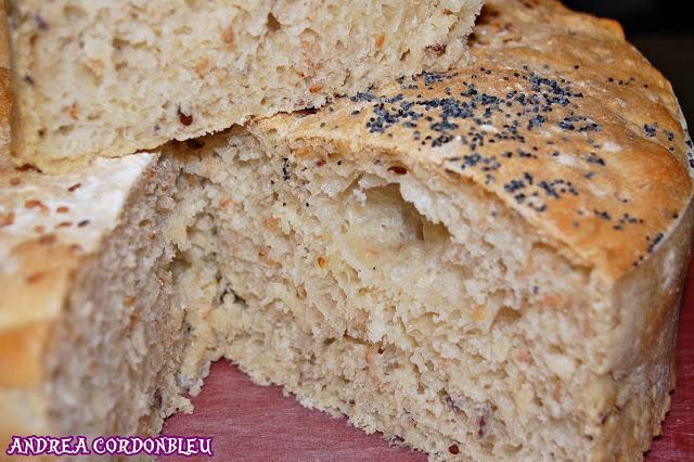 WORLD BREAD DAY. PAN DE SEMILLAS PARTIENDO DE MASA MADRE.