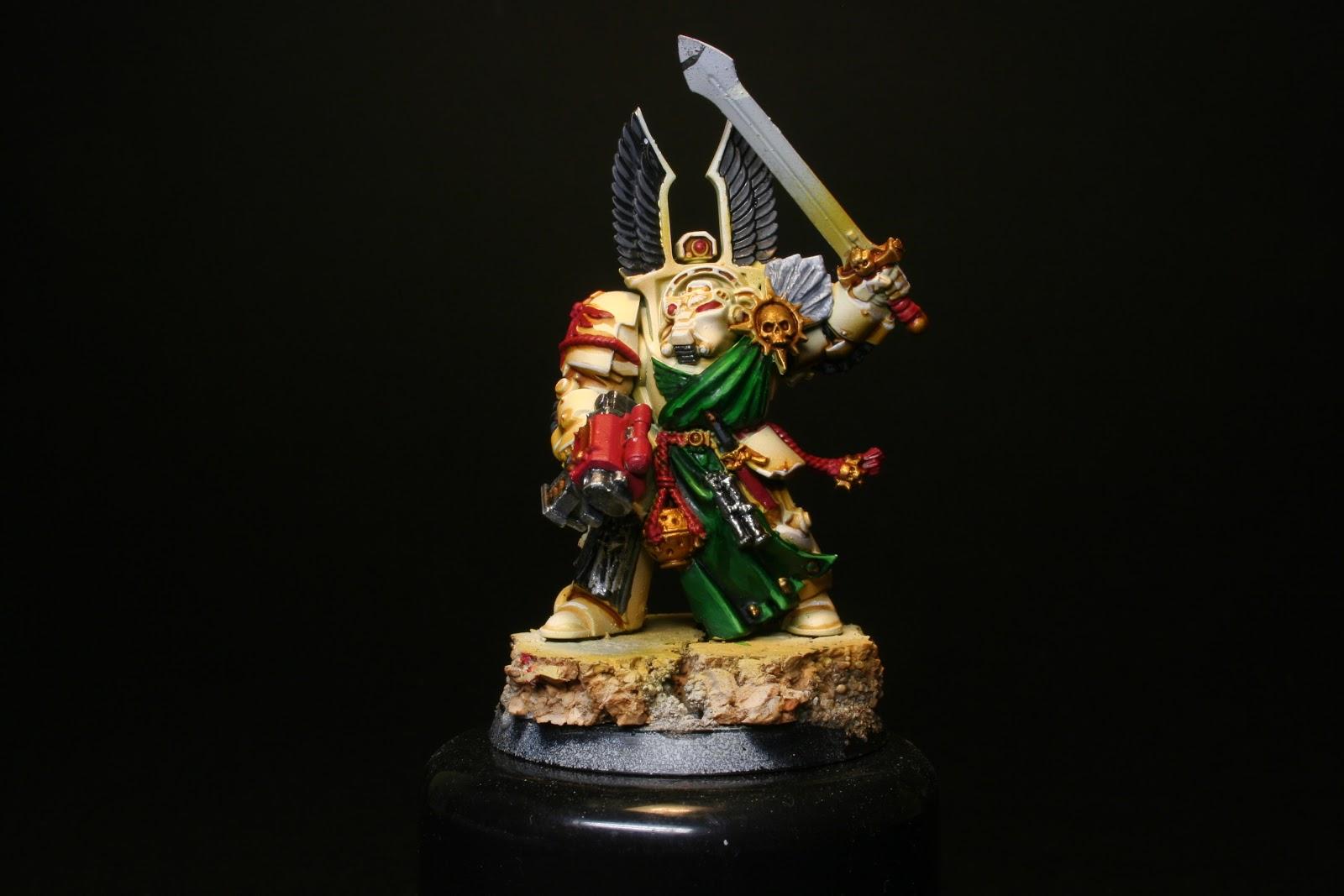 Luces en las plumas en los exterminador de los Ángeles Oscuros de la caja de Warhammer: Venganza Oscura