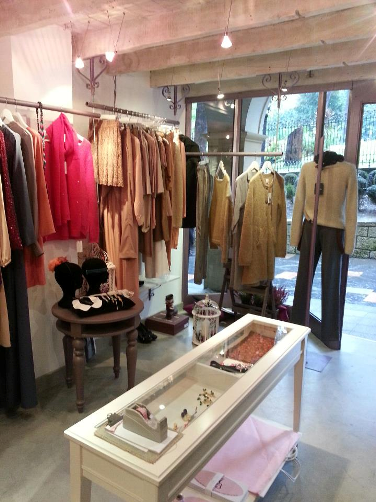 En AB Boutique de Oviedo con Eugenia Silva