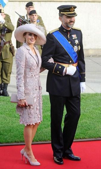 Dña. Letizia, de Felipe Varela, en la boda de Luxemburgo