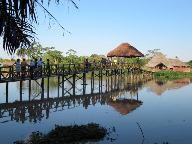En la selva peruana: entre la belleza y la barbarie