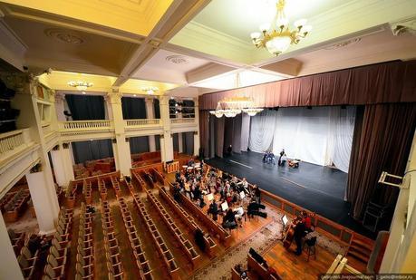 En las entrañas del Teatro Estatal de Novosibirsk