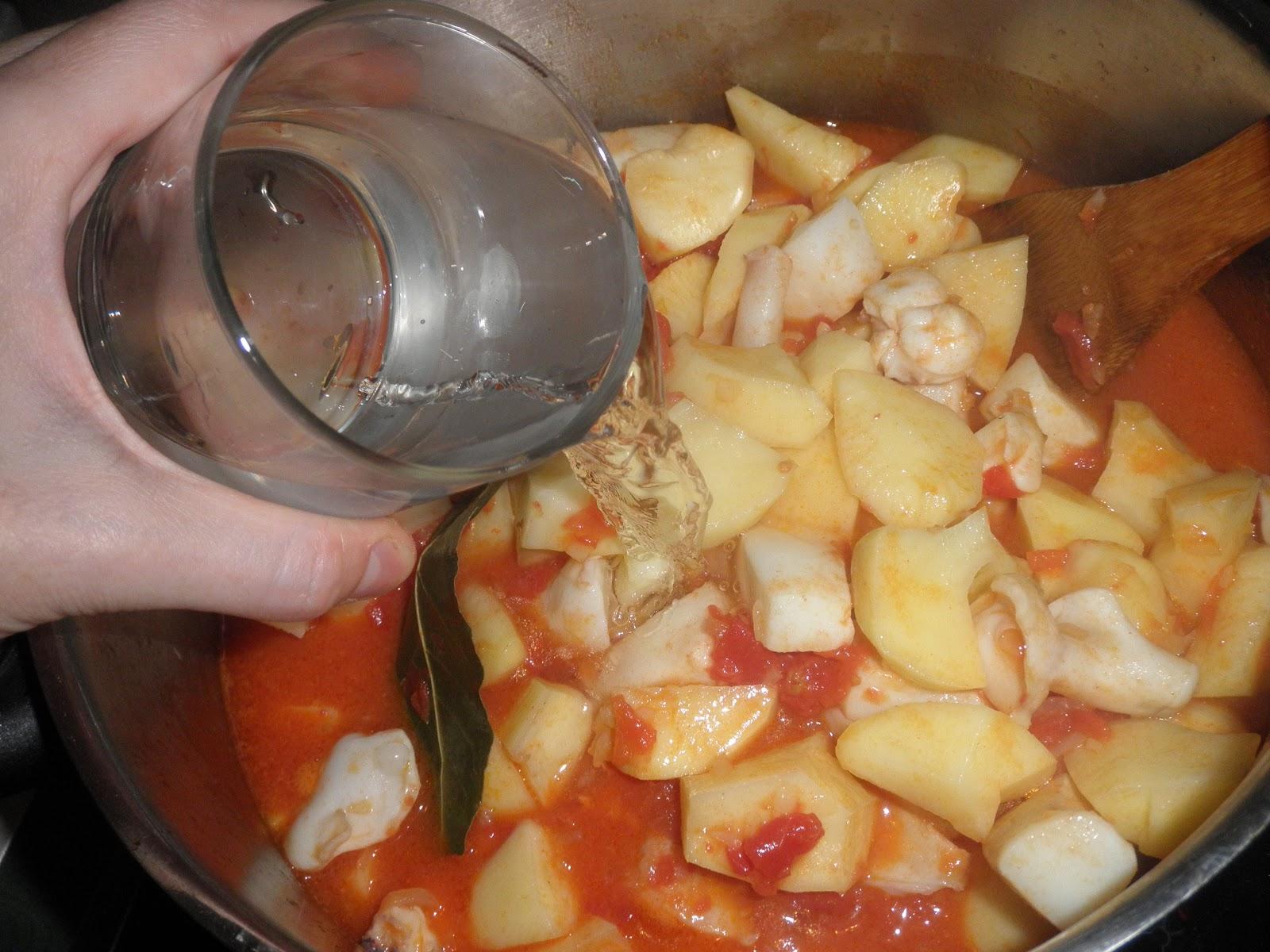 Sepia estofada con patatas