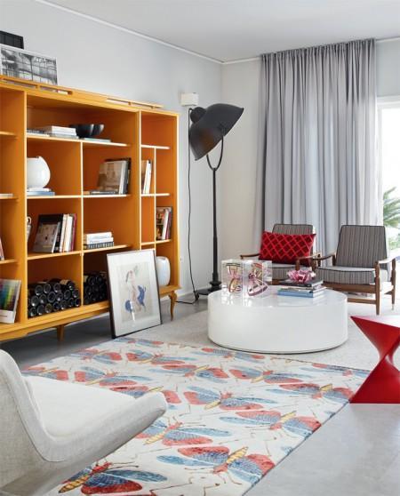 sillas eames negro muebles sillas de nogal estilo nórdico estilo escandinavo estantería reciclada amarilla estampados de rayas blancas y negra decoración diseño de interiores Decoración vibrante decoración nórdica en colores oscuros decoración moderna decoración escandinava decoración en São Paulo Brasil decoración en neutros con toques de color decoración de interiores decoración de diseño deco blogger cálida y aireada blog estilo nórdico blog deco blog de interiorismo blog de decoración 