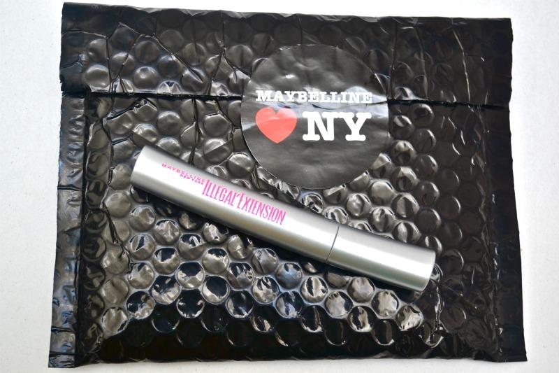 Máscara Illegal Extension de MAYBELLINE New York