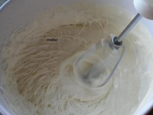 Torta de miga de pan integral (torta letona)
