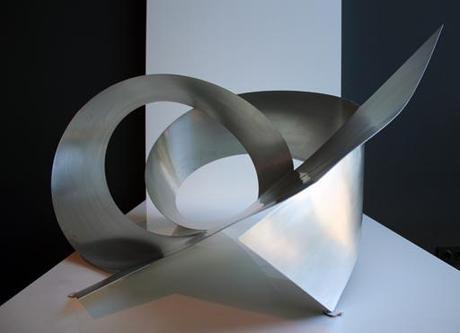 Nuevo diseño A-cero In, escultura en acero pulido