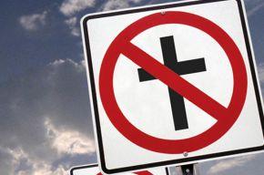 Las iglesias pueden ser responsables de aumento de ateísmo, afirma escritor