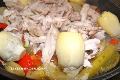POLLO CON ALCACHOFAS Y VERDURAS