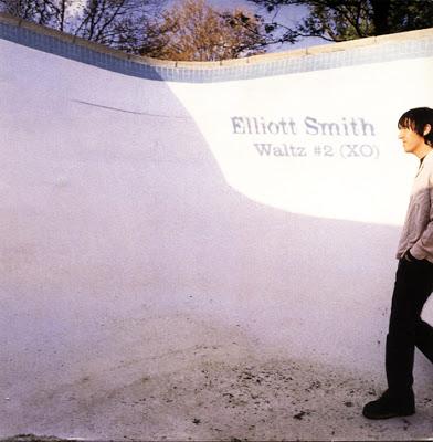 Dos canciones: Elliott Smith, estrella de puntas filosas