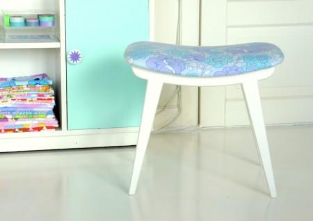 walking closet decoración muchos colores en el hogar estilo nórdico estilo escandinavo estampados colores pastel diseño pisos pequeños diseño de interiores decoración pisos pequeños decoración nórdica decoración femenina decoración escandinava decoración en colores pastel decoración en blanco decoración divertida decoración de interiores decoración con ganchillo decoración con artículos cerámica colores deco blogger cojines estampados color pastel cojines de colores blog interiorismo blog interiores nórdicos blog decoración nórdica blog deco 