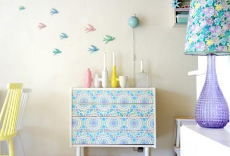 walking closet decoración muchos colores en el hogar estilo nórdico estilo escandinavo estampados colores pastel diseño pisos pequeños diseño de interiores decoración pisos pequeños decoración nórdica decoración femenina decoración escandinava decoración en colores pastel decoración en blanco decoración divertida decoración de interiores decoración con ganchillo decoración con artículos cerámica colores deco blogger cojines estampados color pastel cojines de colores blog interiorismo blog interiores nórdicos blog decoración nórdica blog deco 