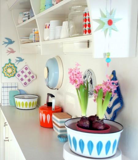 walking closet decoración muchos colores en el hogar estilo nórdico estilo escandinavo estampados colores pastel diseño pisos pequeños diseño de interiores decoración pisos pequeños decoración nórdica decoración femenina decoración escandinava decoración en colores pastel decoración en blanco decoración divertida decoración de interiores decoración con ganchillo decoración con artículos cerámica colores deco blogger cojines estampados color pastel cojines de colores blog interiorismo blog interiores nórdicos blog decoración nórdica blog deco 