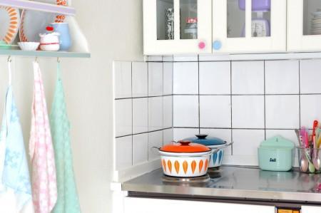 walking closet decoración muchos colores en el hogar estilo nórdico estilo escandinavo estampados colores pastel diseño pisos pequeños diseño de interiores decoración pisos pequeños decoración nórdica decoración femenina decoración escandinava decoración en colores pastel decoración en blanco decoración divertida decoración de interiores decoración con ganchillo decoración con artículos cerámica colores deco blogger cojines estampados color pastel cojines de colores blog interiorismo blog interiores nórdicos blog decoración nórdica blog deco 