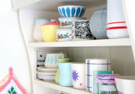 walking closet decoración muchos colores en el hogar estilo nórdico estilo escandinavo estampados colores pastel diseño pisos pequeños diseño de interiores decoración pisos pequeños decoración nórdica decoración femenina decoración escandinava decoración en colores pastel decoración en blanco decoración divertida decoración de interiores decoración con ganchillo decoración con artículos cerámica colores deco blogger cojines estampados color pastel cojines de colores blog interiorismo blog interiores nórdicos blog decoración nórdica blog deco 