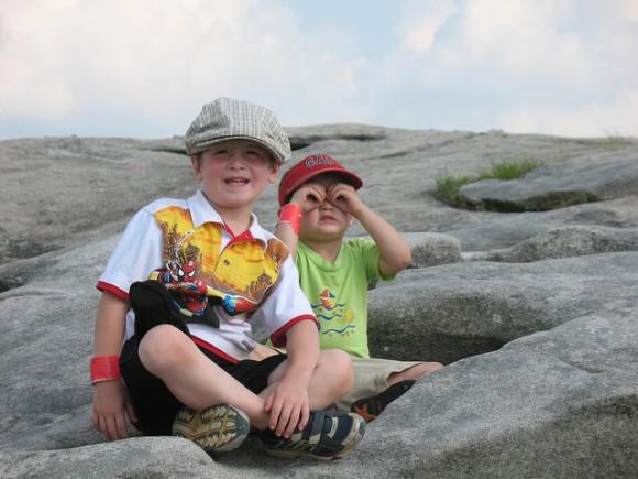 Miércoles mudo: Juegos de niños, con la mente en otra parte