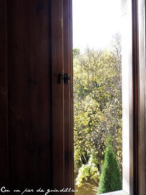 Estar entra Babia y la Luna