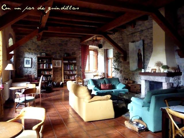 Estar entra Babia y la Luna