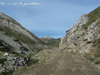 Estar entra Babia y la Luna
