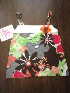 Ganadores de dos vestidos de niña cortesía de Divina Providencia