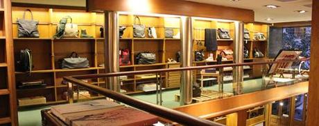 Vestirse por los pies en “Le Marché Aux Puces”