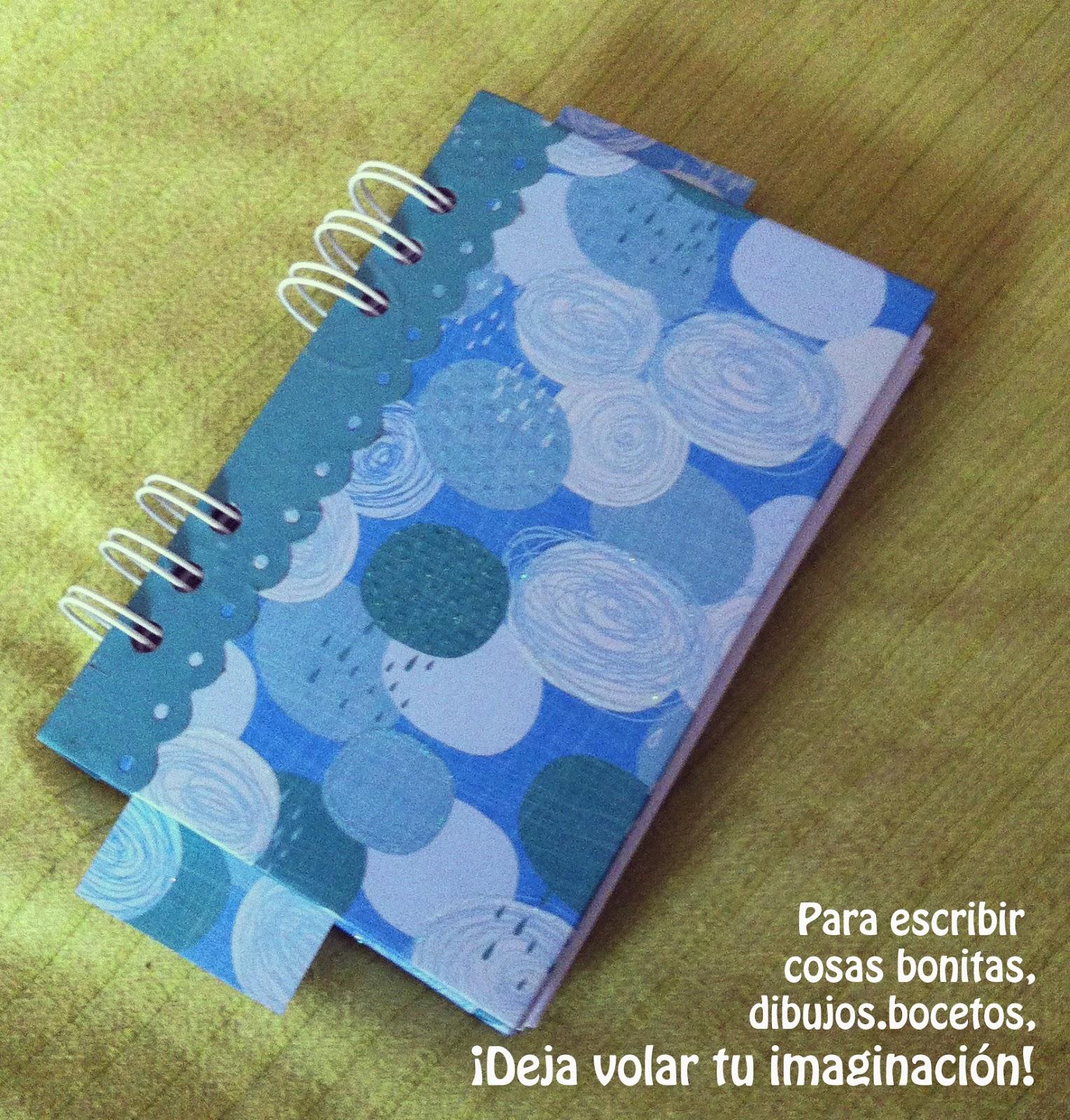 Libreta hecha a mano con motivos de lluvia.