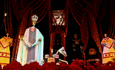 Días de muertos en el Claustro, días de guardar...días de lisonja.