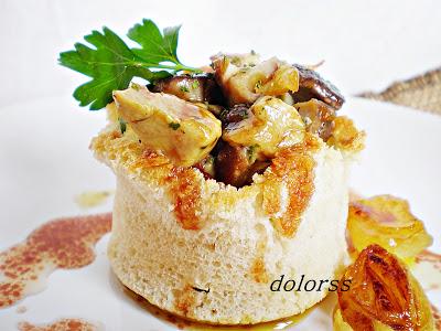 Timbal de pan con ceps, foie y salsa de Oporto