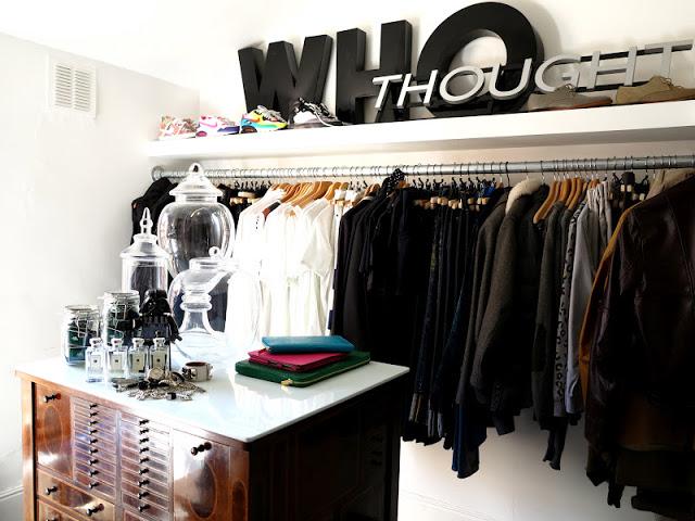 Un vestidor masculino para quitarse el sombrero