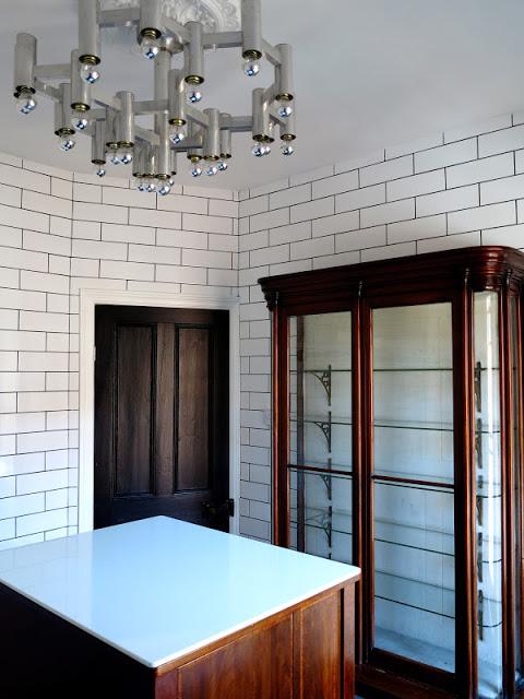 Un vestidor masculino para quitarse el sombrero