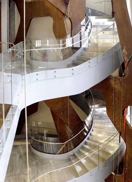 Las escaleras del Espacio Fundación Telefónica, por Quanto Arquitectura y Moneo Brock Studio