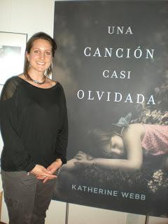 Presentación de Una canción casi olvidada, de Katherine Webb